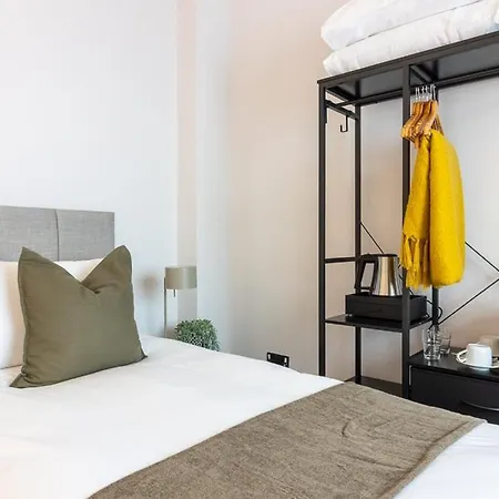 Guestready - Fownes Street *