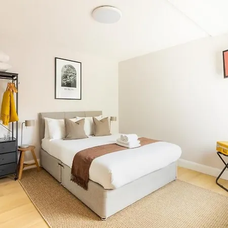 Guestready - Fownes Street