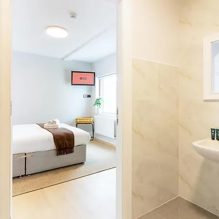 Guestready - Fownes Street *