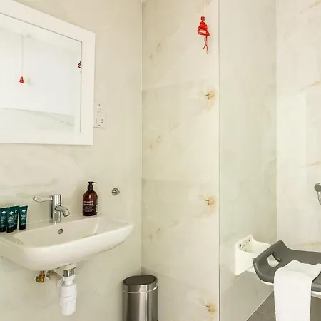 Guestready - Fownes Street Hotel *
