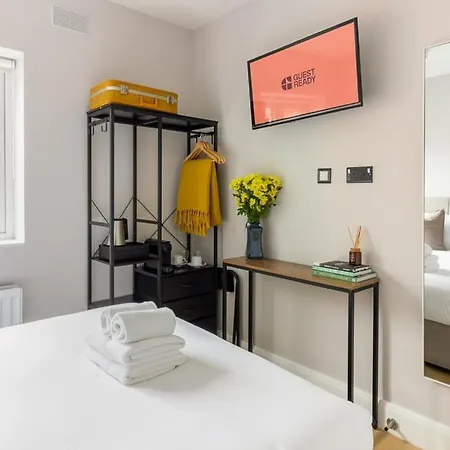 Guestready - Fownes Street Hotel