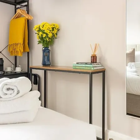 Guestready - Fownes Street